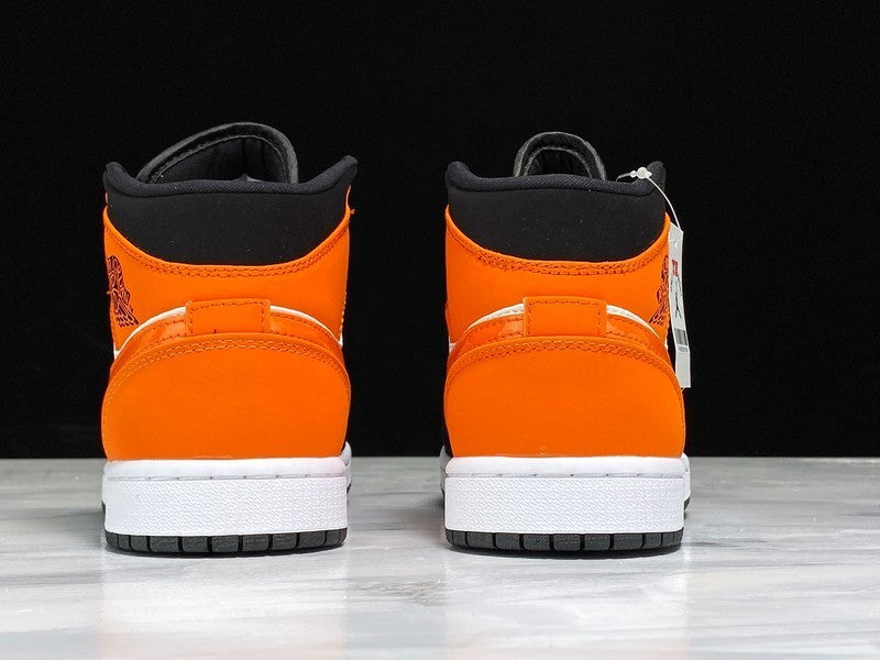 AJ1 Mid