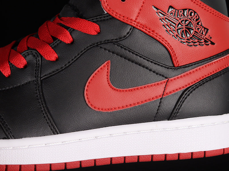 AJ1 Mid