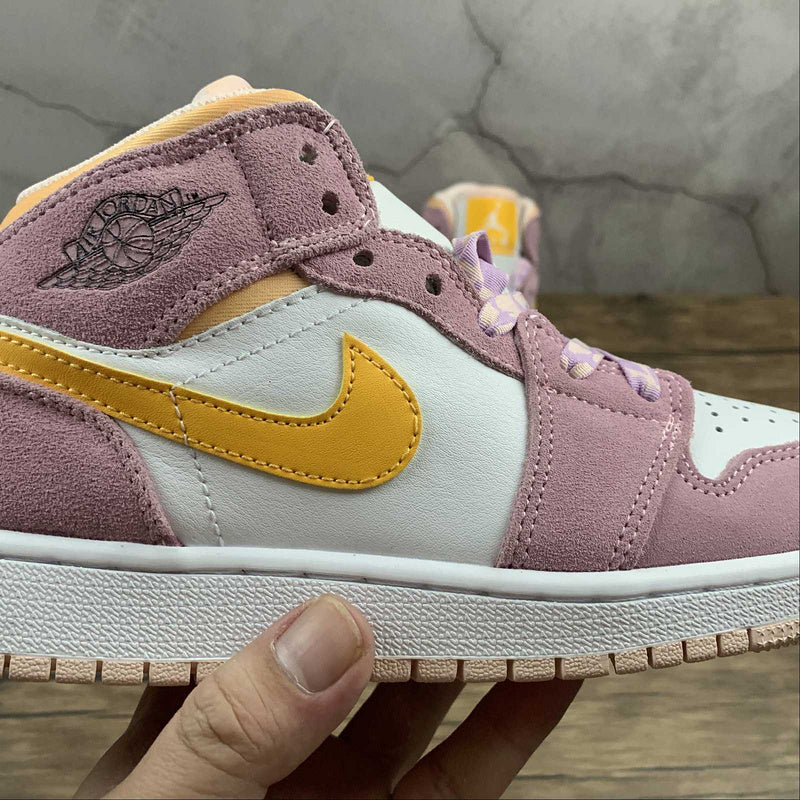 AJ1 Mid
