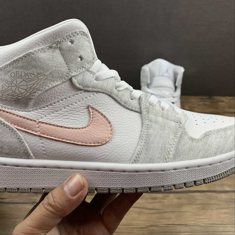 AJ1 Mid