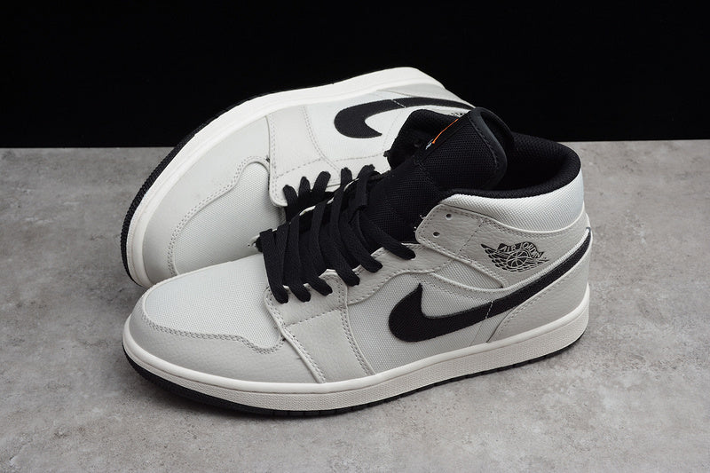 AJ1 Mid