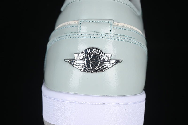 AJ1 Low