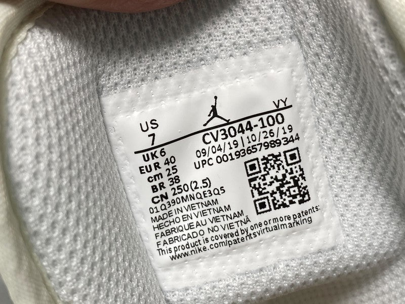 AJ1 Mid