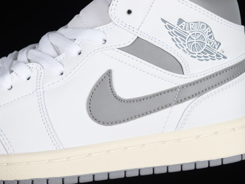 AJ1 Mid