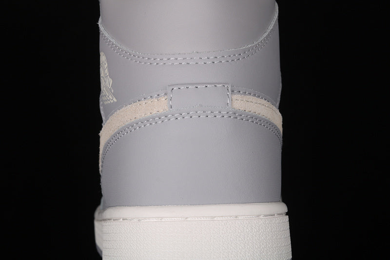 AJ1 Mid