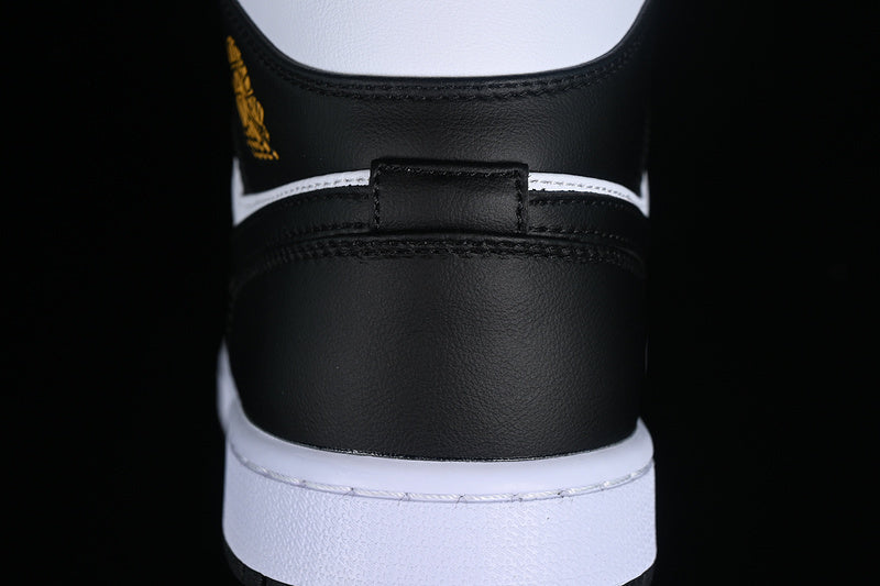 AJ1 Mid