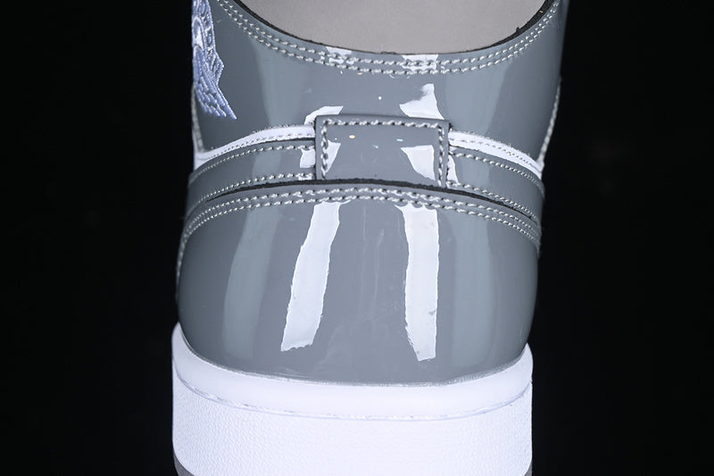 AJ1 Mid