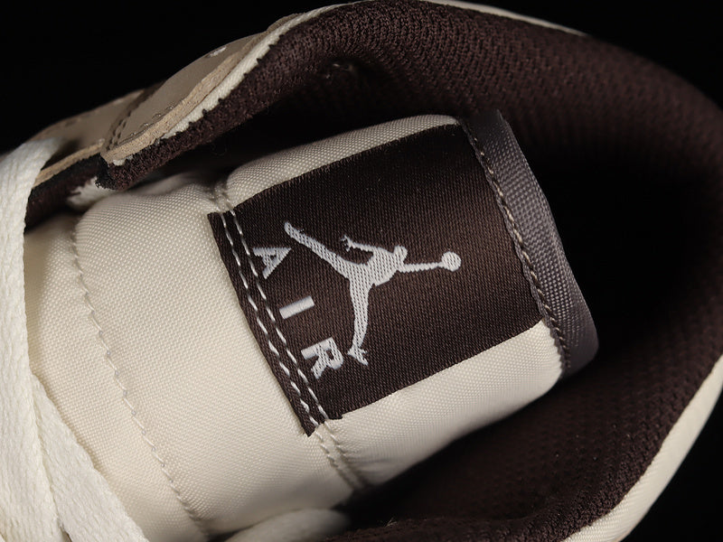 AJ1 Mid