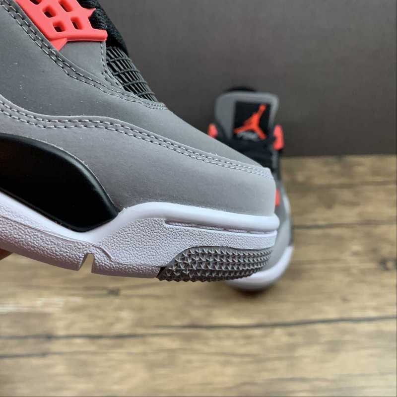 AJ4