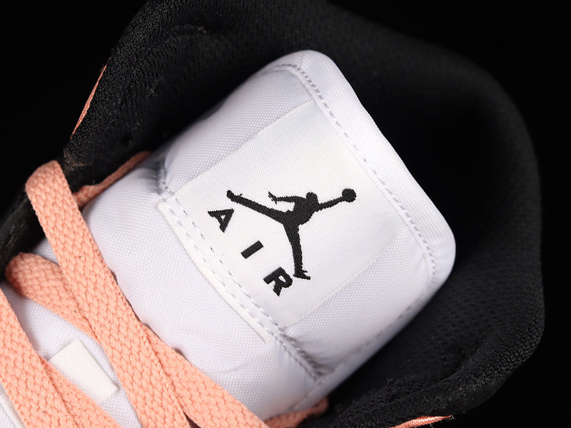 AJ1 Mid