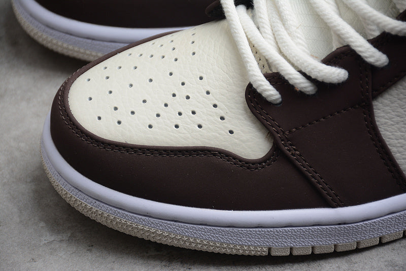AJ1 Mid