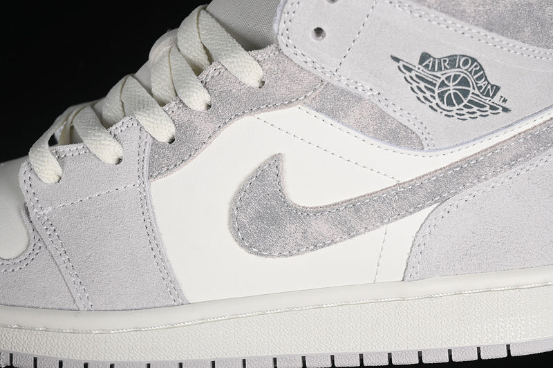 AJ1 Mid