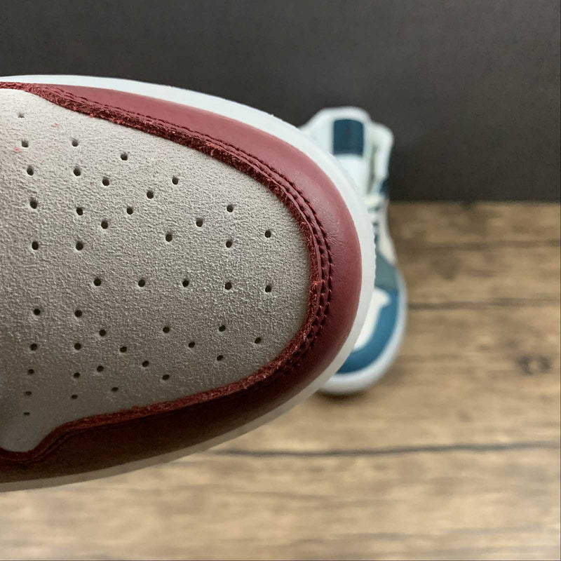 AJ1 Mid