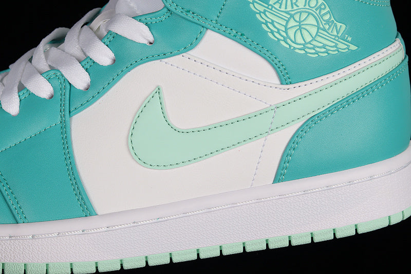 AJ1 Mid