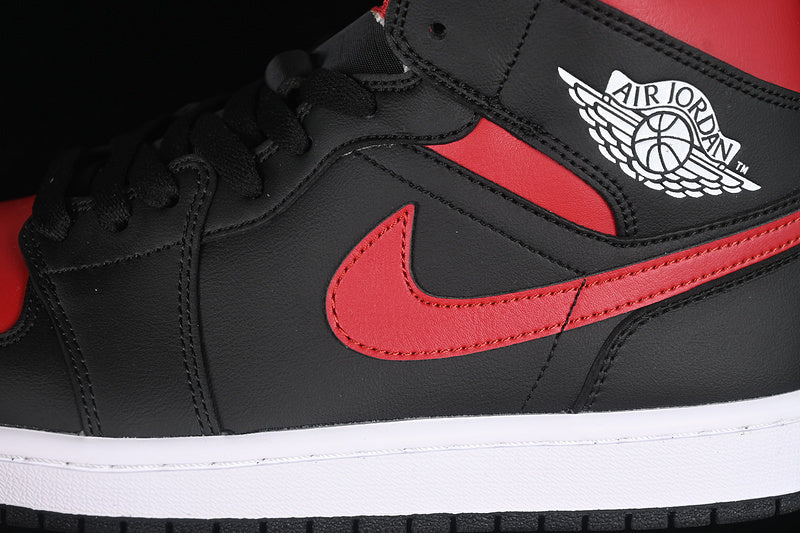 AJ1 Mid
