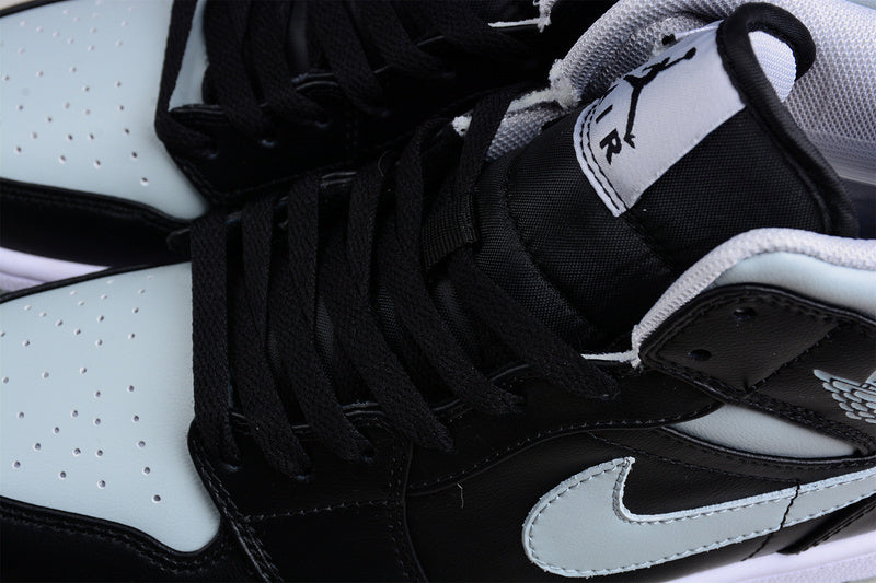AJ1 Mid