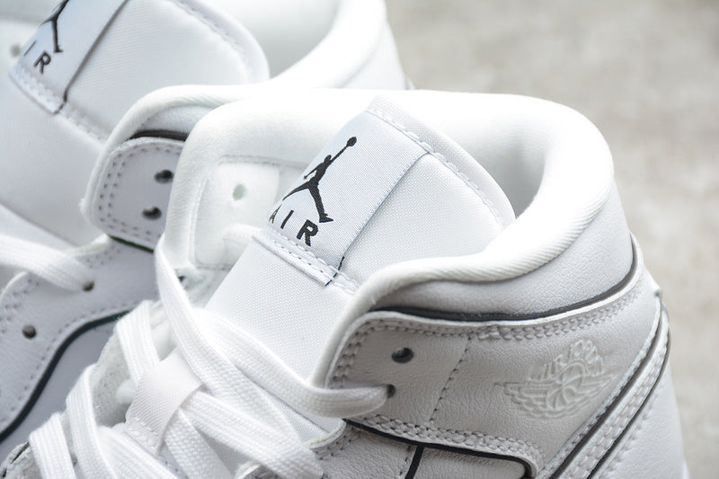 AJ1 Mid