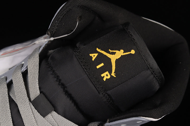 AJ1 Mid