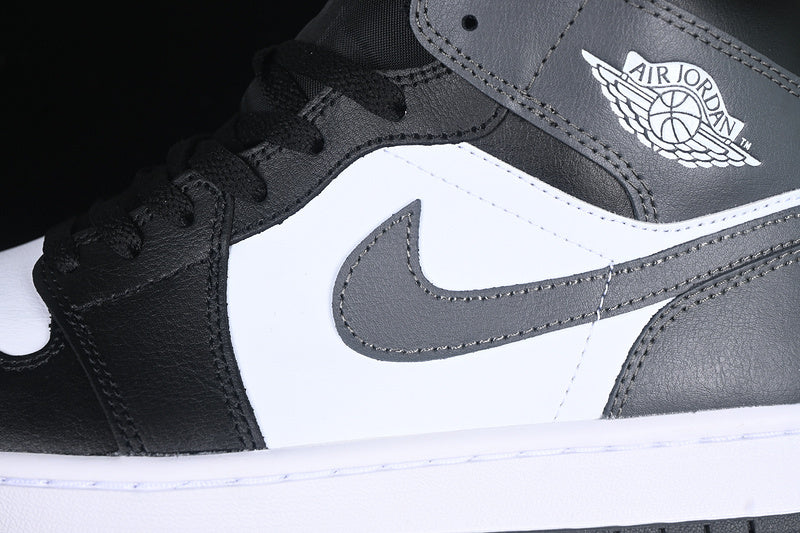 AJ1 Mid