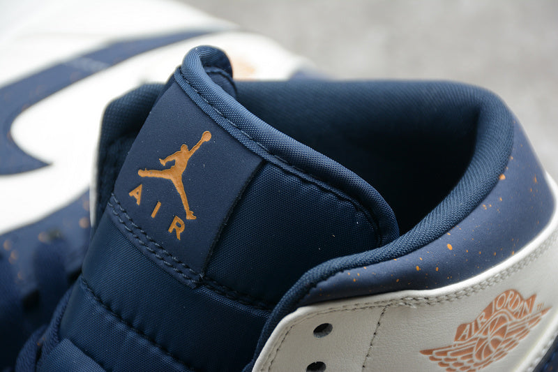 AJ1 Mid