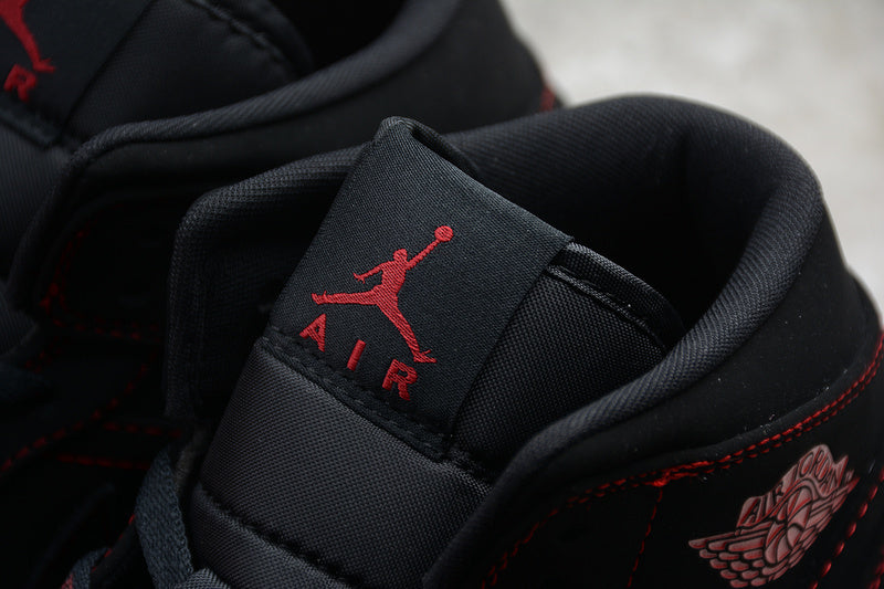AJ1 Mid