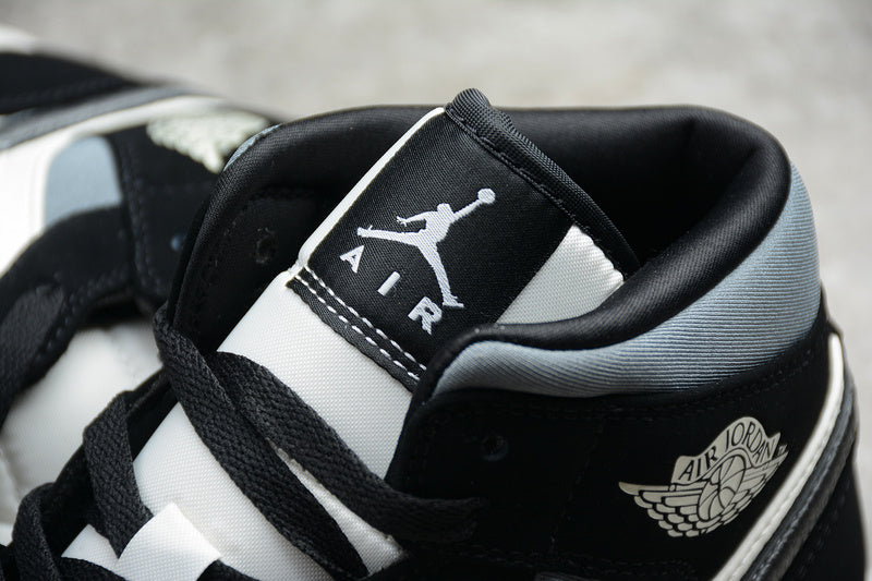 AJ1 Mid