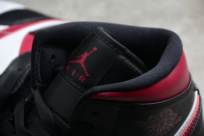 AJ1 Mid