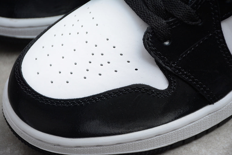 AJ1 Mid
