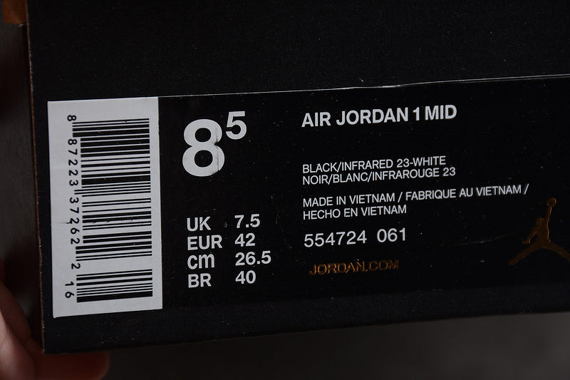AJ1 Mid