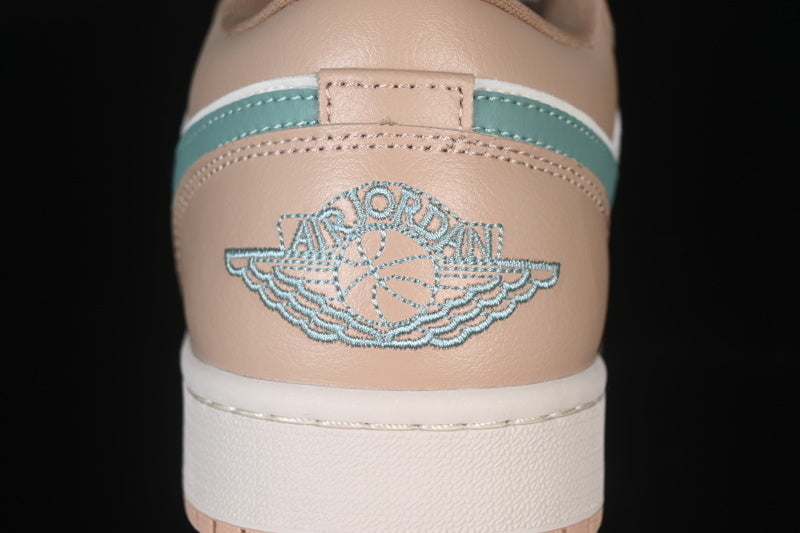 AJ1 Low