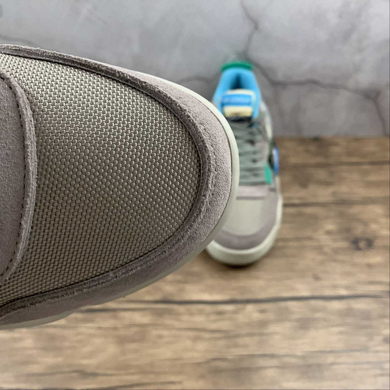 AJ4