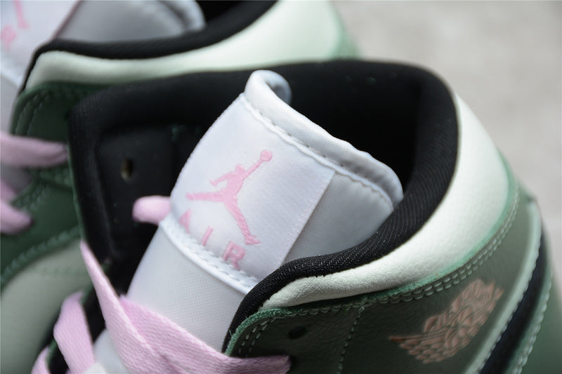 AJ1 Mid