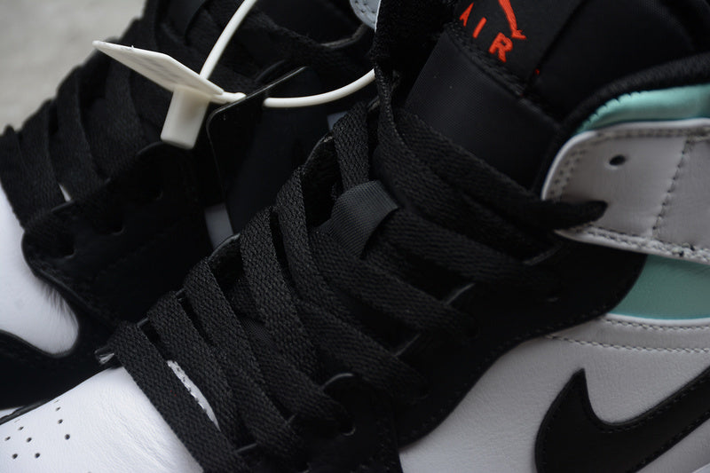 AJ1 Mid