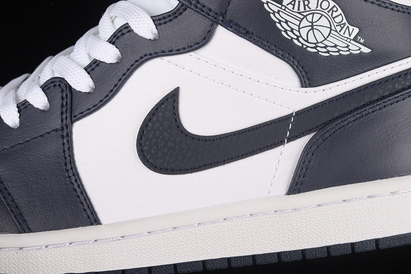 AJ1 Mid