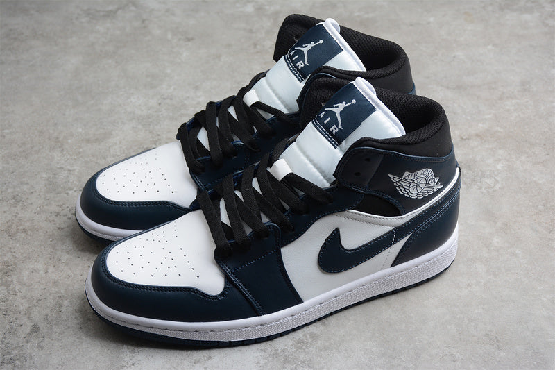 AJ1 Mid