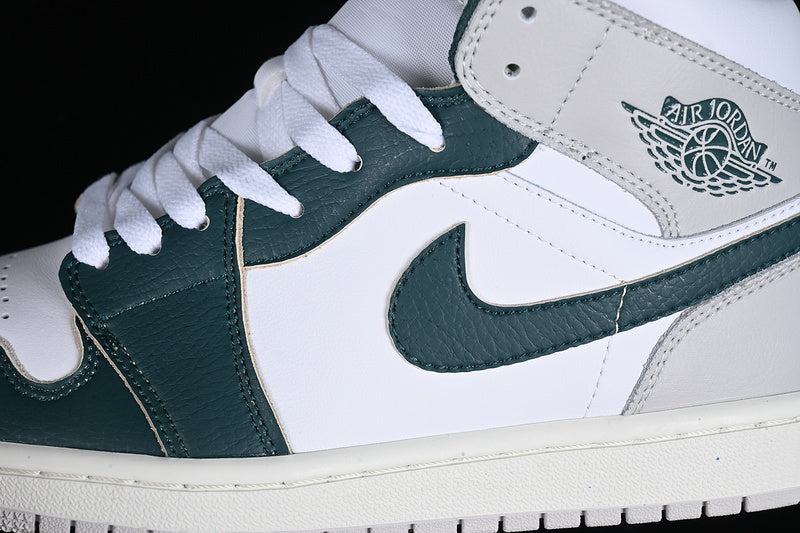 AJ1 Mid