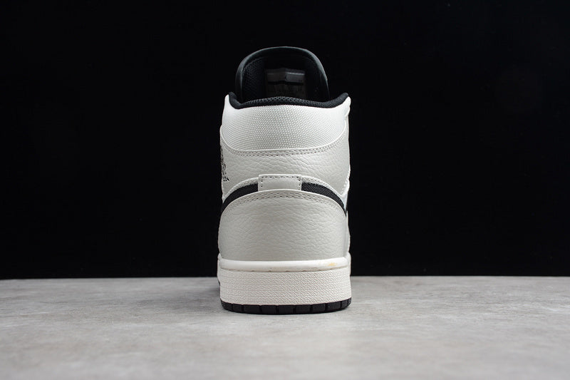 AJ1 Mid