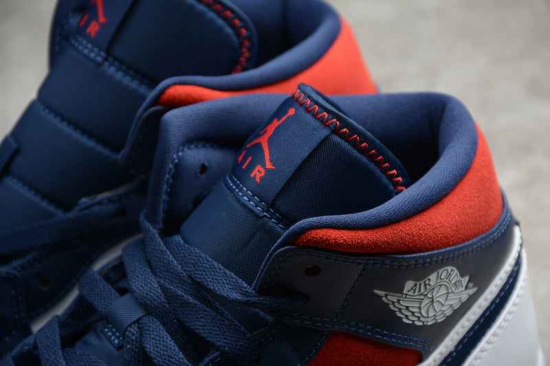 AJ1 Mid