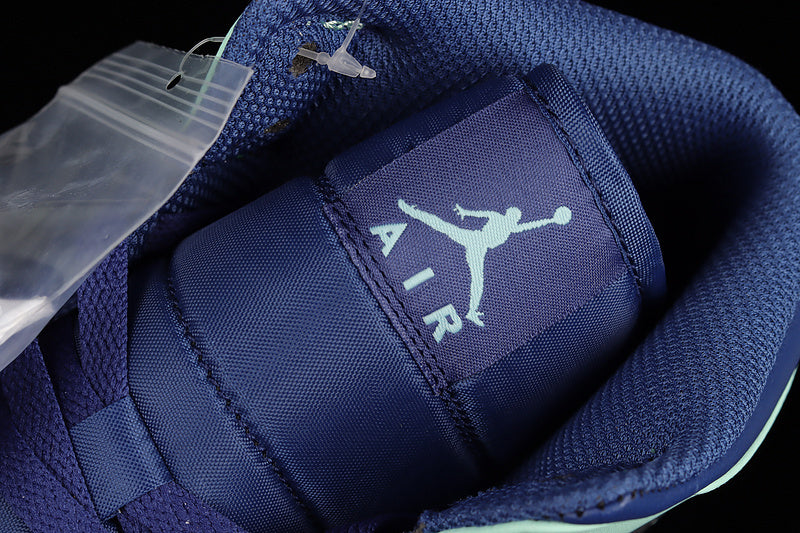 AJ1 Mid