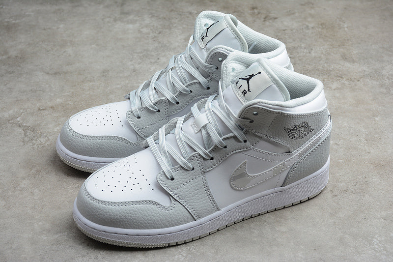 AJ1 Mid