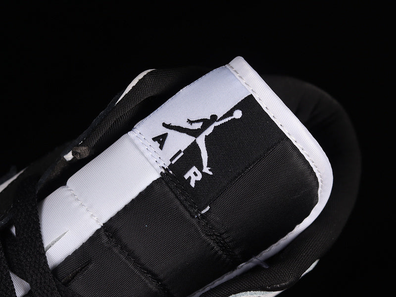 AJ1 Mid