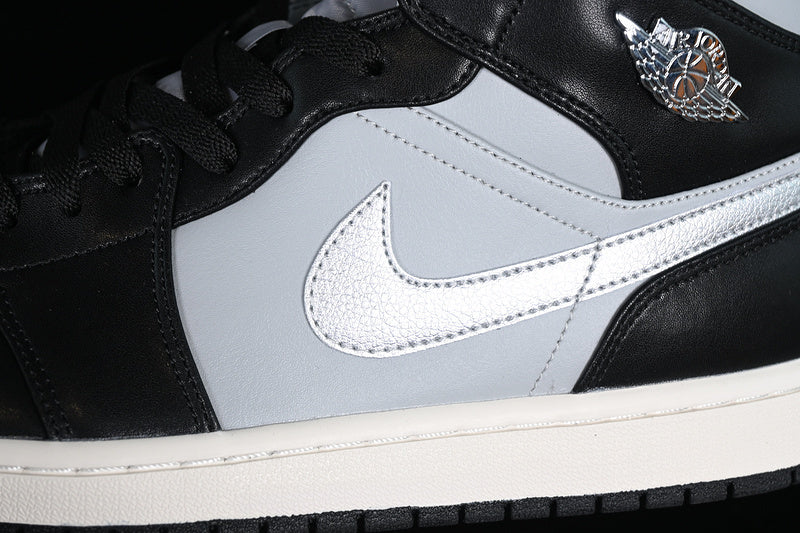 AJ1 Mid