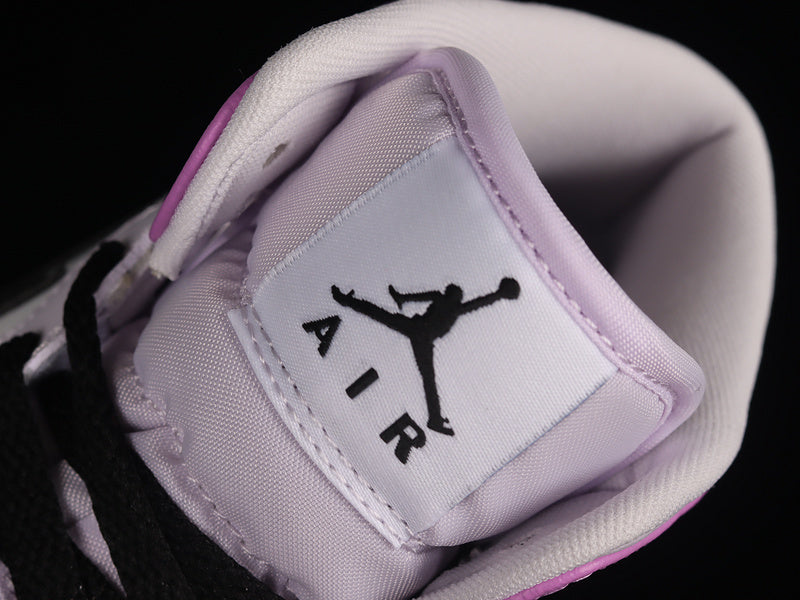 AJ1 Mid