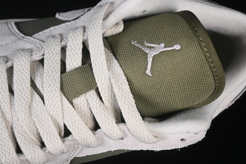AJ1 Low