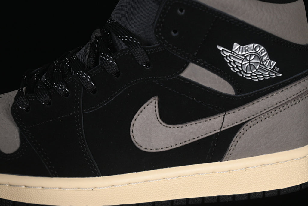 AJ1 Mid