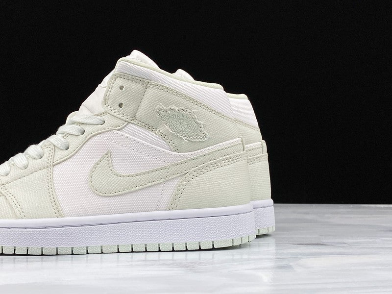 AJ1 Mid
