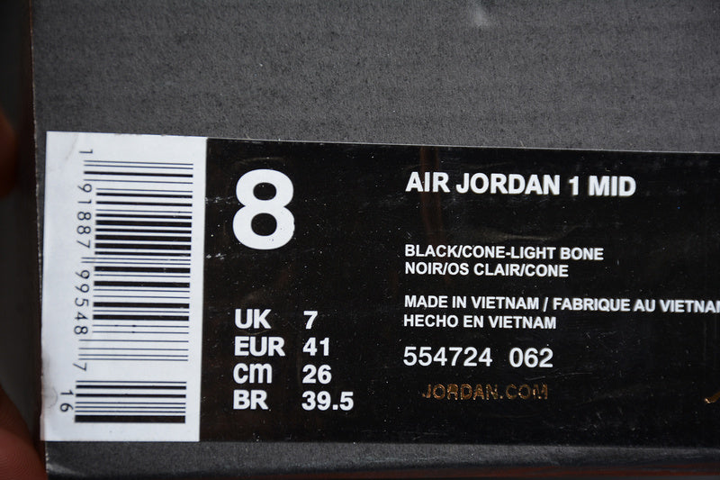 AJ1 Mid