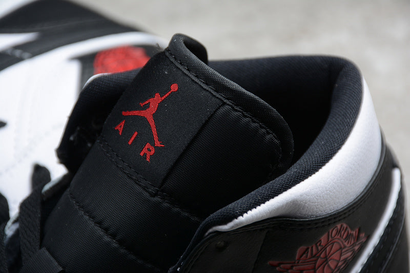AJ1 Mid