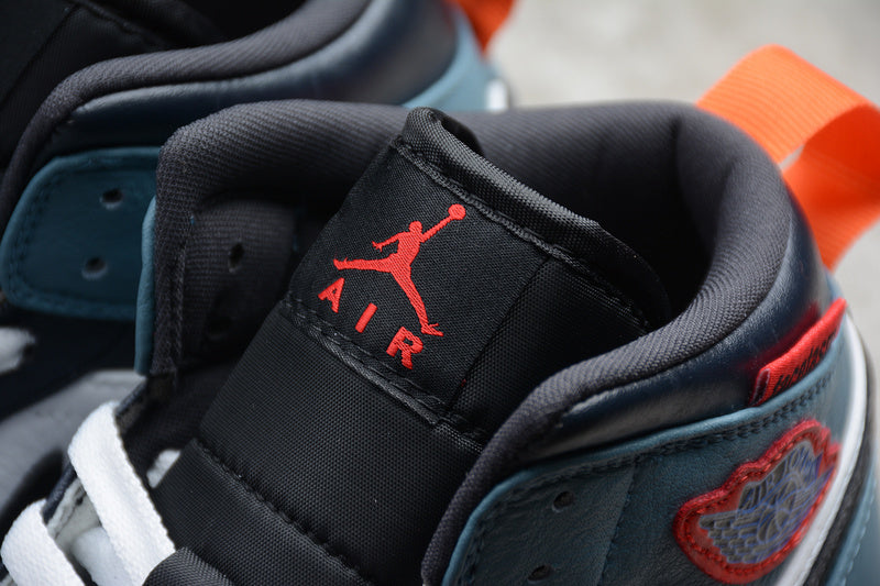 AJ1 Mid