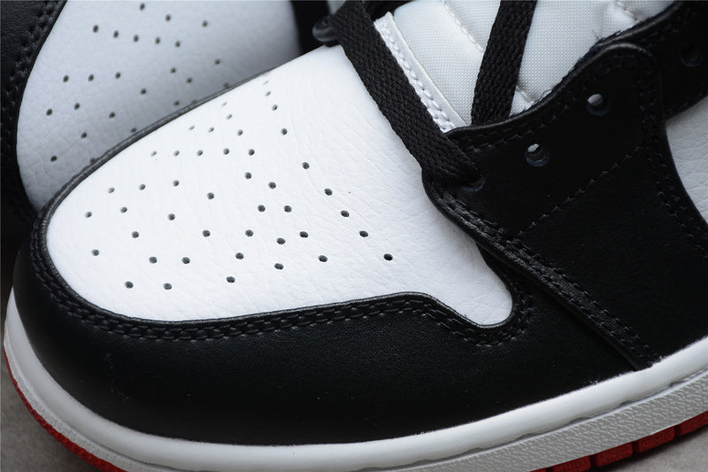 AJ1 Mid